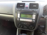 2005 Volkswagen Golf TDI image 7