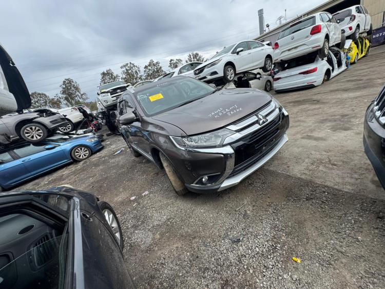mitsubishi Outlander Mar 2015 Parts & Wrecking