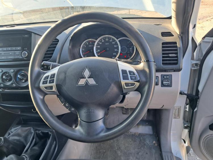 mitsubishi Triton MN Dec 2014 Parts & Wrecking