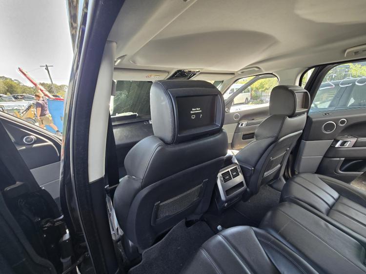 land rover Range Rover Sport L494 TDV6 SE Aug 2015 Parts & Wrecking