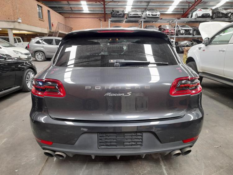 porsche Macan S 3.0DT CBTA AUTO 7SPD AWD May 2016 Parts & Wrecking