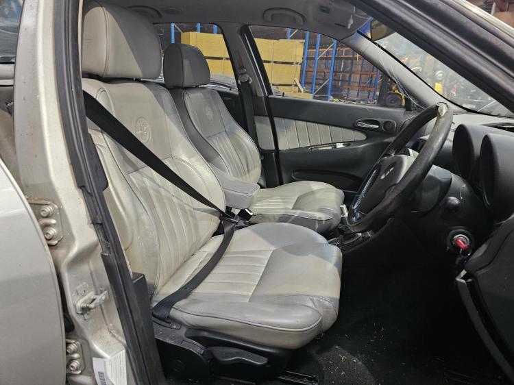 alfa romeo 156 2.0L SEDAN AR32301 5SPD AMT FWD 16V TWIN SPARK Aug 2000 Parts & Wrecking