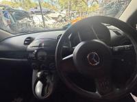 2011 Mazda 2 image 7