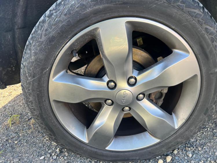 jeep Grand Cherokee WK Jan 2012 Parts & Wrecking