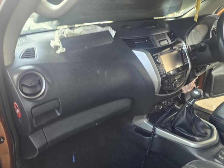 nissan Navara NP300 ST-X Apr 2015 Parts & Wrecking