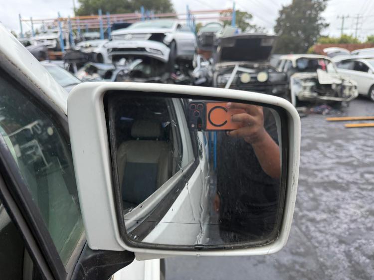 nissan Elgrand 2000 Parts & Wrecking