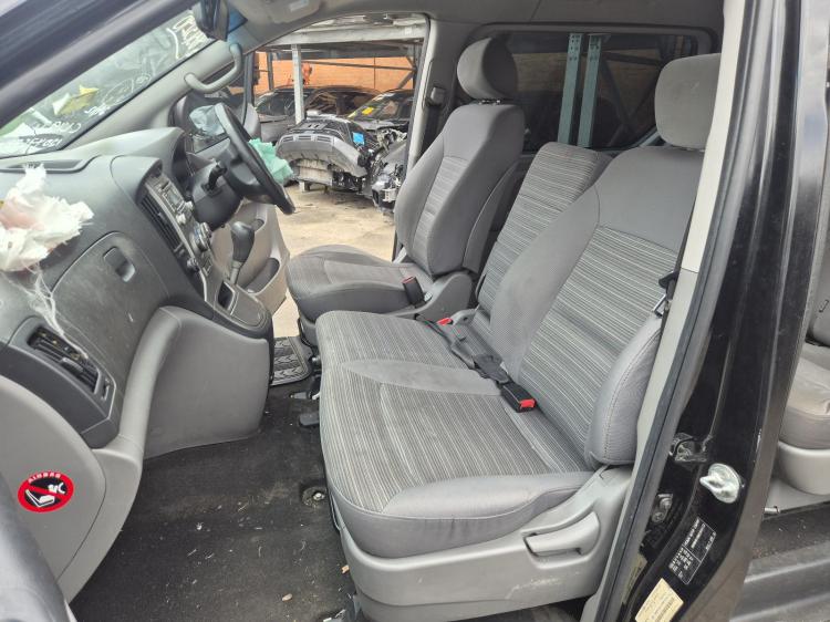 hyundai Imax IMAX 2.4L G4KG 4 SPEED AUTO RWD WAGON Apr 2014 Parts & Wrecking