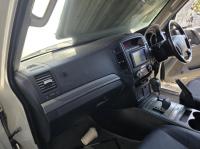 2010 Mitsubishi Pajero NT GLX image 7