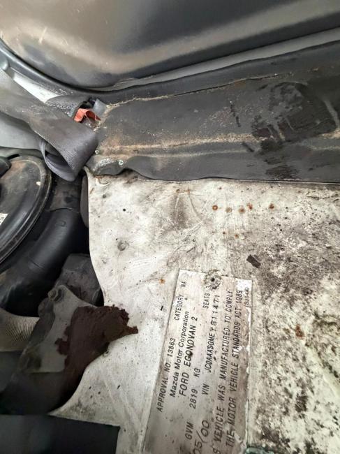 ford Econovan 2000 Parts & Wrecking