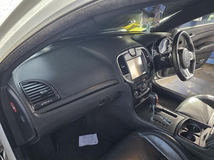 chrysler 300c LX2 SRT8 CORE Apr 2014 Parts & Wrecking