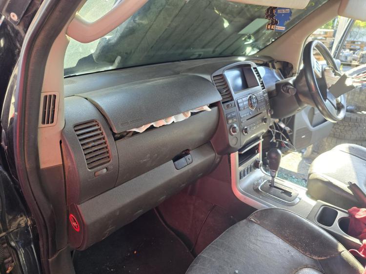 nissan Navara D40 ST-X 550 Nov 2012 Parts & Wrecking