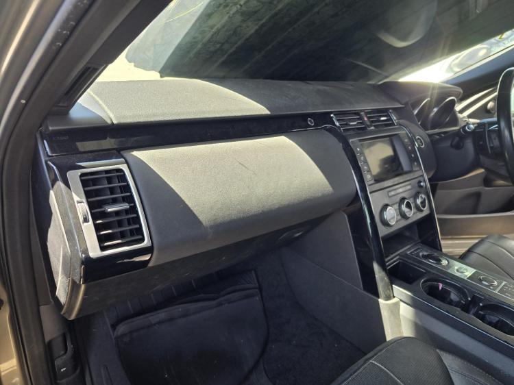 land rover Discovery L462 SD4 SE Jul 2017 Parts & Wrecking