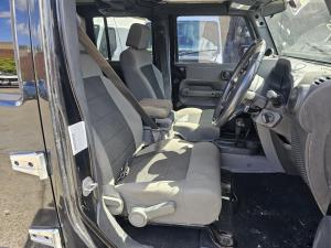2008 Jeep Wrangler 3.8L EGT MAN 6SPD AWD UNLIMITED SPORT image 7