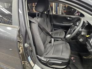 2017 Kia Rio 1.4L G4LC AUTO 4SPD FWD S YB image 7