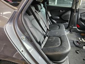 2015 Hyundai I30 2.0L G4NC AUTO 6SPD FWD SE image 7