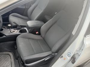 2015 Toyota Rav4 XA40 image 7