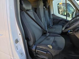2018 Renault Master 2.3DT AUTO 6SPD FWD MWB MID ROOF image 7