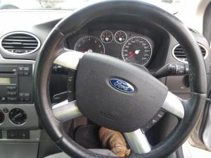 2007 Ford Focus LS image 7