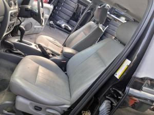 2006 Jeep Cherokee KJ image 7