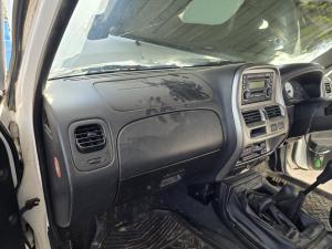 2011 Nissan Navara D22 ST-R image 7