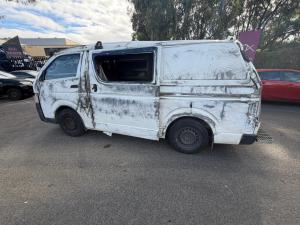 2011 Toyota Hiace image 7