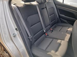 2017 Hyundai Elantra AD image 7