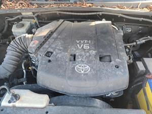 2003 Toyota Prado GRJ120R image 7