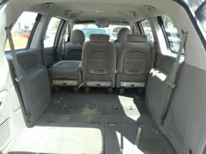 2010 Kia Carnival VQ image 7