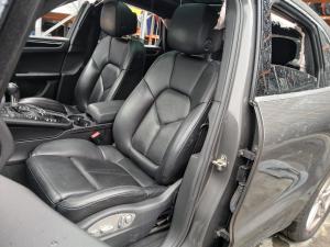 2016 Porsche Macan 95B image 7
