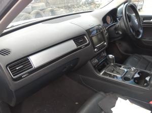 2012 Volkswagen Touareg 79 image 7