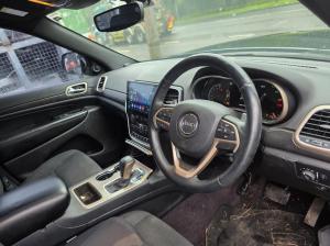 2017 Jeep Grand Cherokee LAREDO image 7