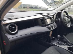 Toyota Rav4 image 7