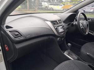 2015 Hyundai Accent image 7