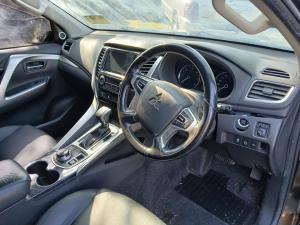 2016 Mitsubishi Pajero Sport image 7