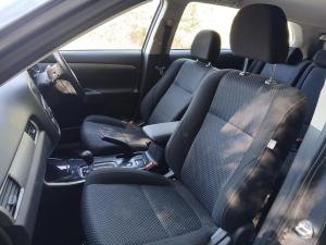 2017 Mitsubishi Outlander image 7