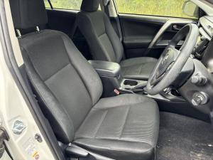 2018 Toyota Rav4 image 7