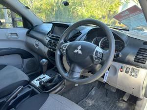 2015 Mitsubishi Triton image 7