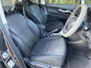 2010 Toyota Corolla image 7