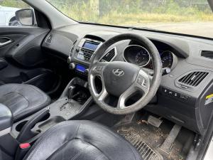 2012 Hyundai image 7