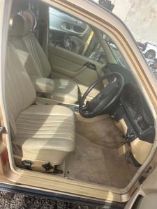 1986 Mercedes Benz 300e image 7
