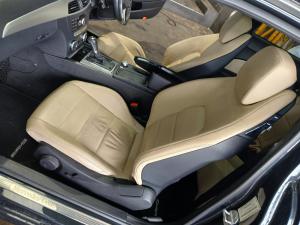2011 Mercedes Benz C Class C204 image 7