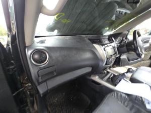 2019 Nissan Navara NP300 ST-X image 7