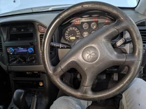 2004 Mitsubishi Pajero GLX image 7