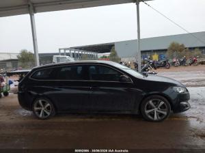 2017 Peugeot 308 image 7