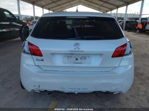 2014 Peugeot 308 image 7