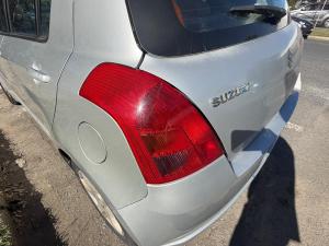 2005 Suzuki Swift EZ image 7
