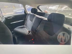 2010 Subaru Impreza R image 7