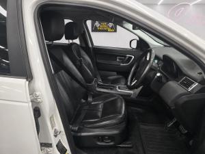 2017 Land Rover Discovery 2.0DT 224DT AJ200 SINGLE TURBO AUTO 9SPD AWD image 7