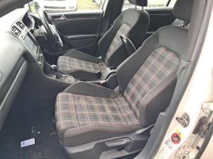 2011 Volkswagen Golf image 7