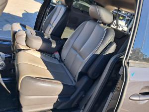 2015 Kia Carnival YP image 7
